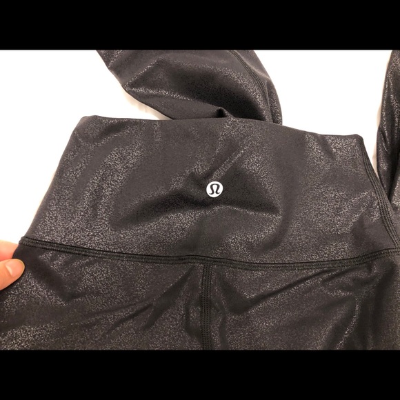 Lululemon pants size 2 - Picture 4 of 5